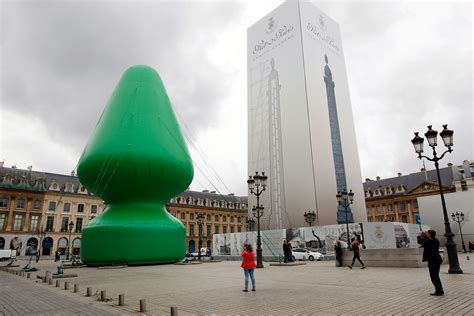 paris butt plug|Paris Christmas Tree Butt Plug in the Place Vendome .